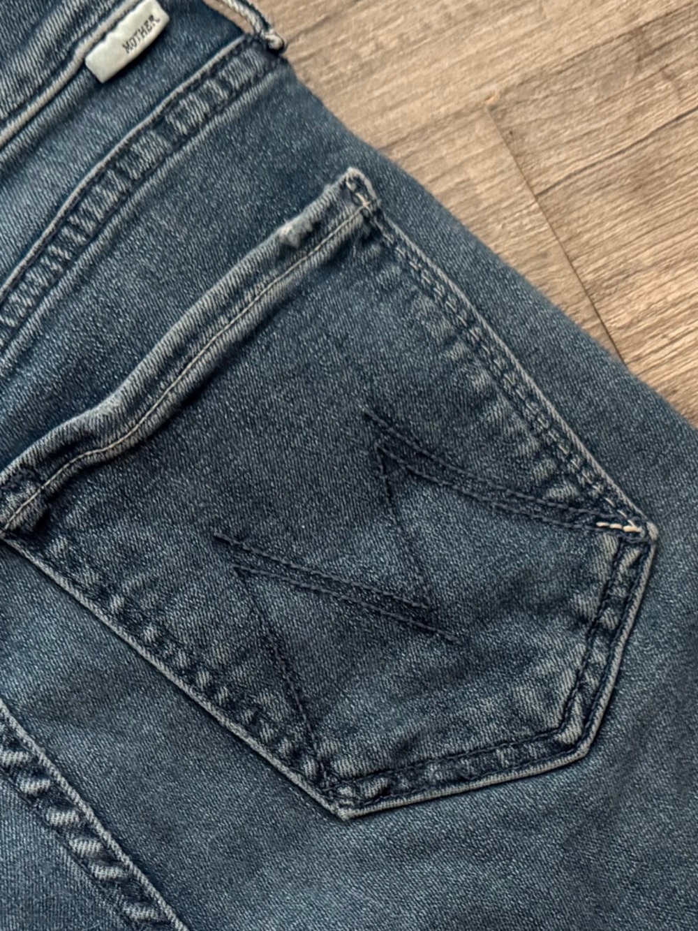 MOTHER The Pony Boy Ankle Fray Jeans Size 26 Medium Wash Raw Hem Straight Leg - Picture 9 of 9